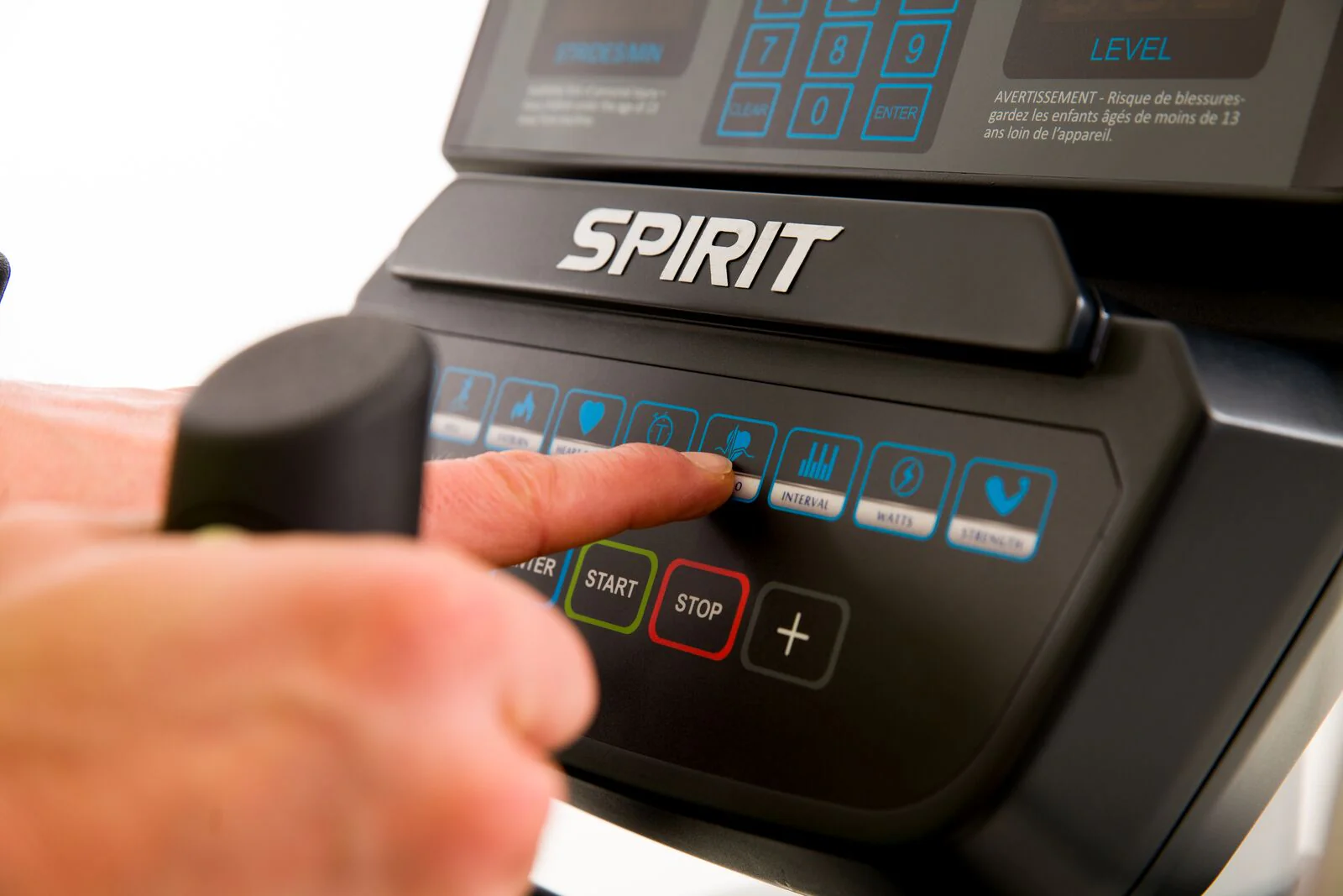 Spirit Fitness CE 900 Elliptical - Image 3