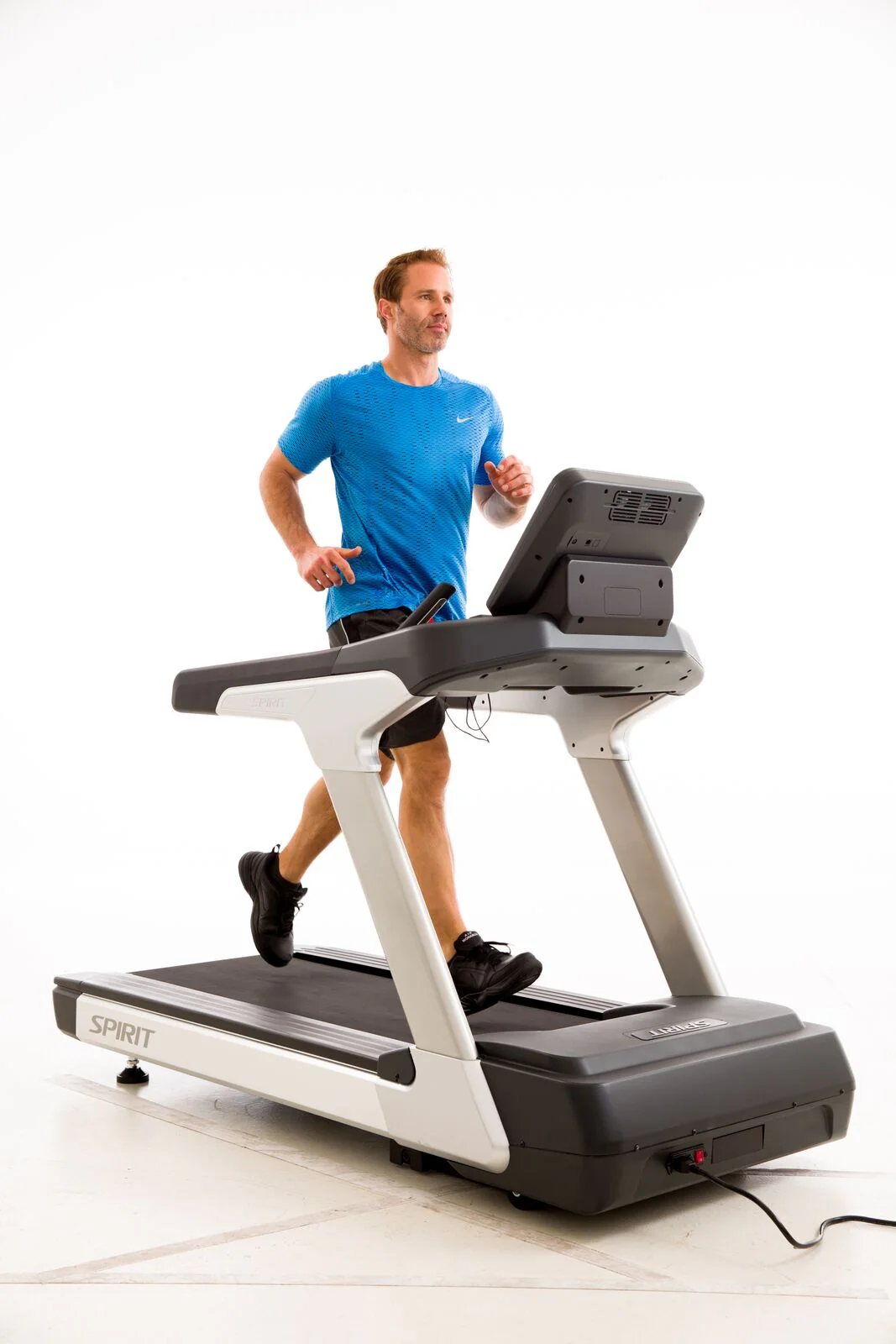 Spirit Fitness CT 900 Treadmill - Image 4